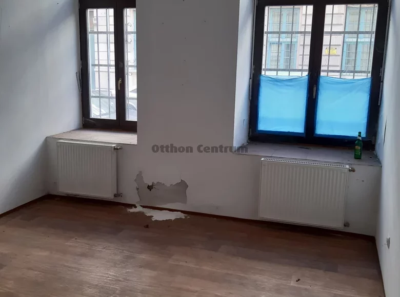 Commercial property 190 m² in Budapest, Hungary