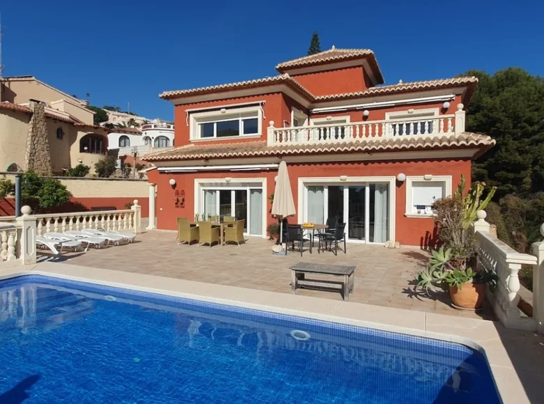 villa de 5 dormitorios 260 m² Calpe, España