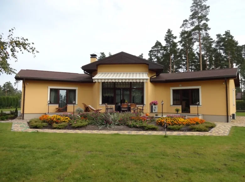 Casa 4 habitaciones 220 m² Mucenieki, Letonia