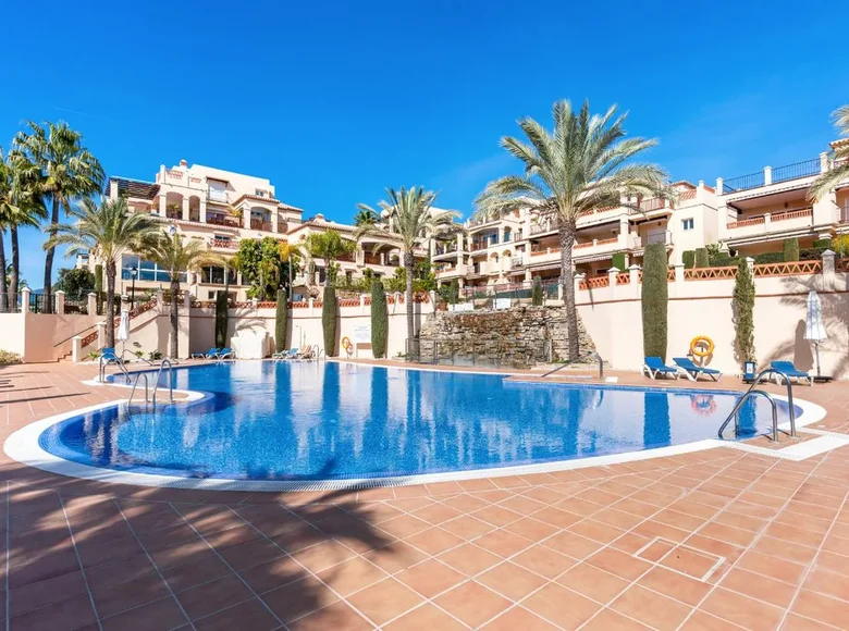 2 bedroom apartment 174 m² Estepona, Spain