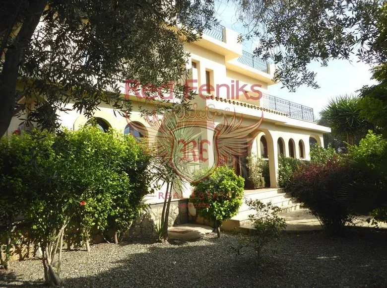 Haus 4 Schlafzimmer  Kazafani, Cyprus