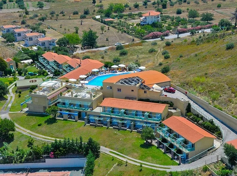 Hôtel 3 200 m² à Pefkochori, Grèce
