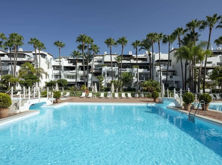 Mieszkanie 3 pokoi 137 m² Marbella, Hiszpania