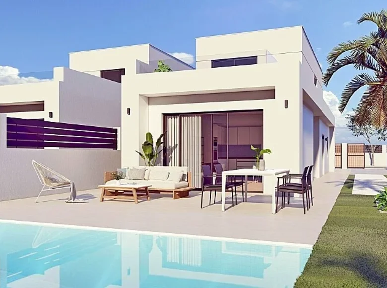 Villa de tres dormitorios 123 m² Torrevieja, España