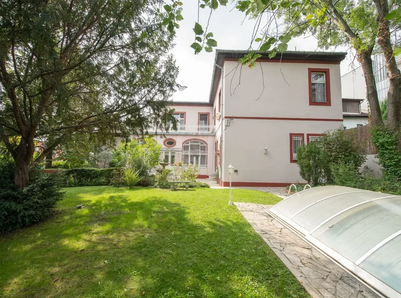 Villa 16 Zimmer 780 m² Budapest, Ungarn