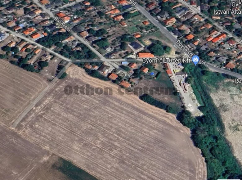Land 10 000 m² Gyoemro, Hungary