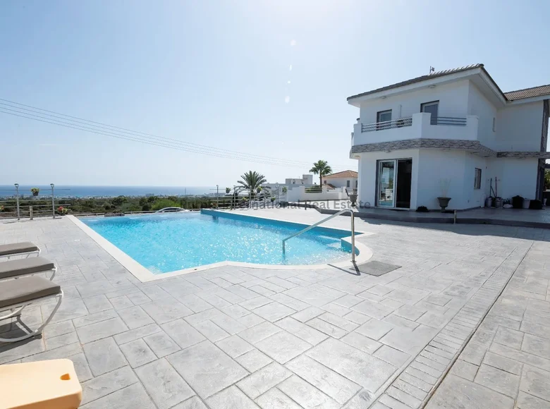 villa de 5 chambres 355 m² Paralímni, Chypre
