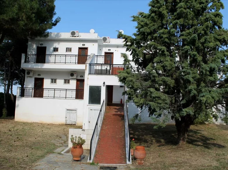 Hotel 730 m² in Pyrgadikia, Greece