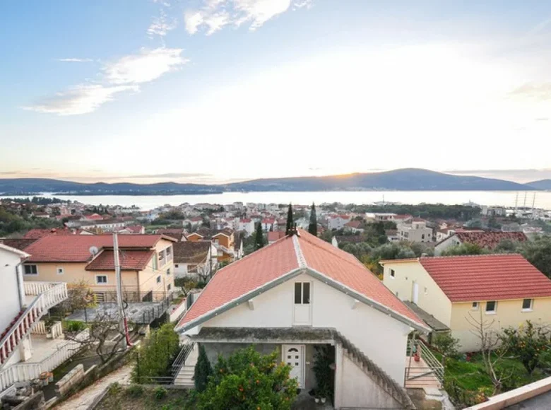 2 bedroom apartment 55 m² Tivat, Montenegro