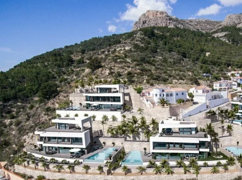 4 bedroom house 421 m² Calp, Spain