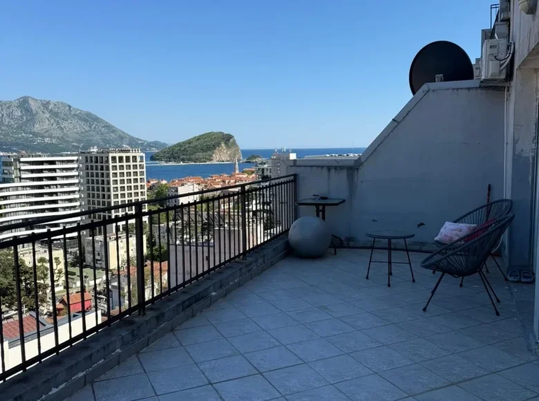 Mieszkanie 3 pokoi 107 m² Budva, Czarnogóra