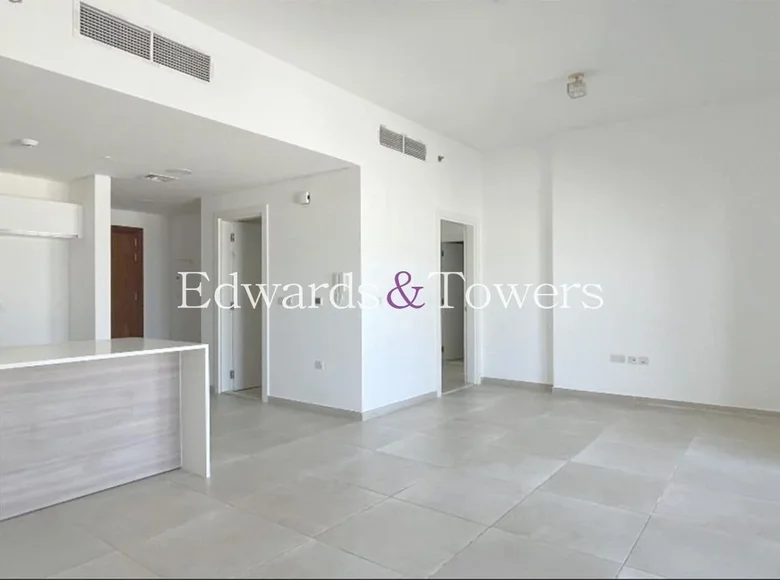 Квартира 1 комната 820 м² Дубай, ОАЭ