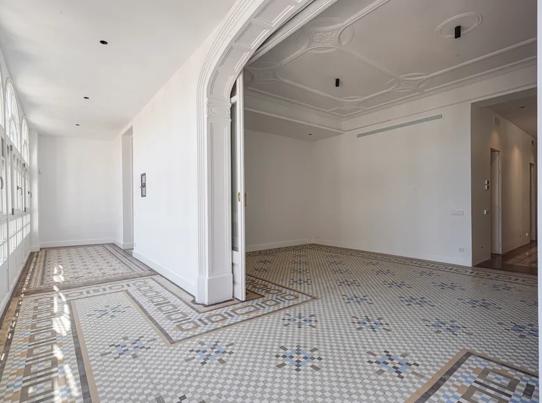 Mieszkanie 3 pokoi 172 m² Barcelona, Hiszpania