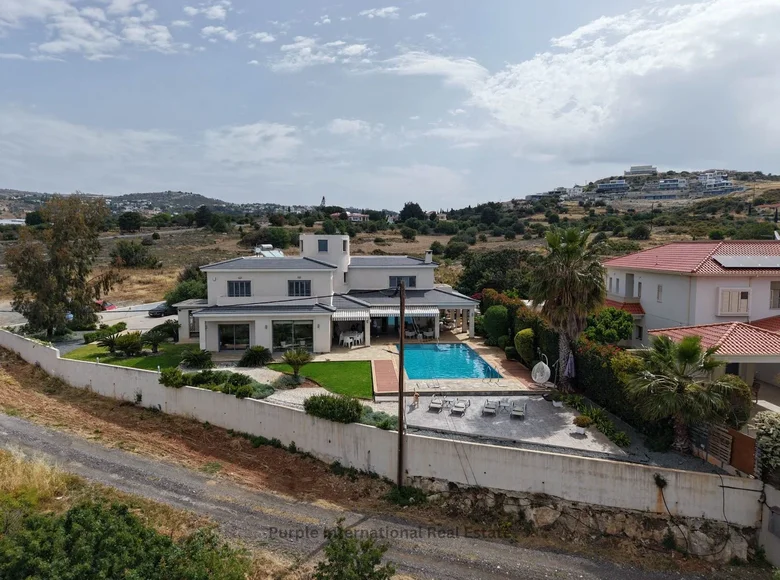 6-Schlafzimmer-Villa 420 m² Konia, Zypern