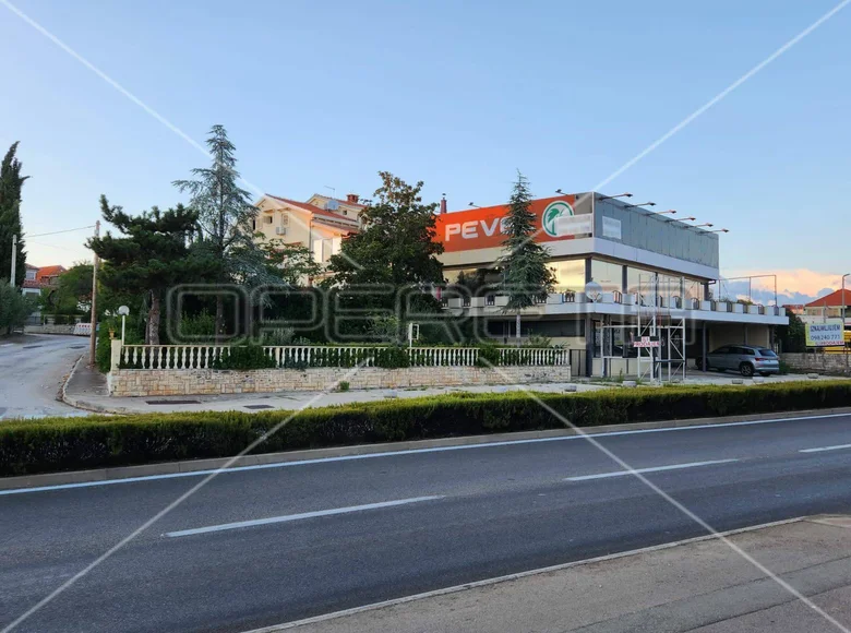 Commercial property 1 783 m² in Grad Zadar, Croatia