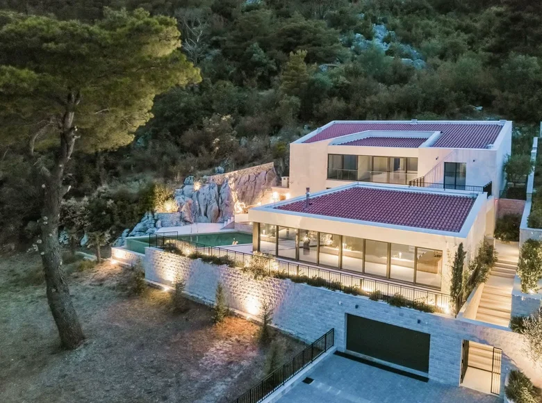 5 bedroom villa 479 m² Kotor, Montenegro