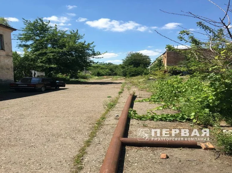 Commercial property 1 800 m² in Bilyne, Ukraine