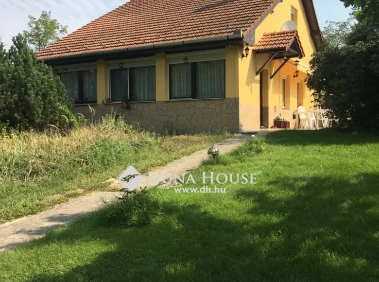 Grundstück 1 083 m² Dunavarsany, Ungarn