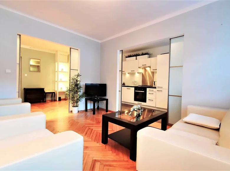 2 room apartment 70 m² in Warsaw, Poland