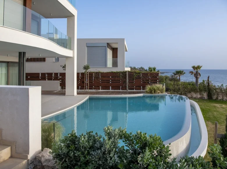 6 bedroom house  Chloraka, Cyprus