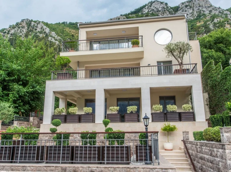 Villa 8 chambres 510 m² Muo, Monténégro