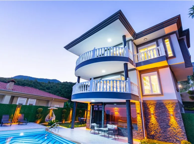 Willa 4 pokoi 240 m² Alanya, Turcja