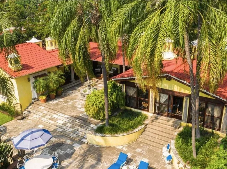 Casa 8 habitaciones 855 m² Emiliano Zapata, México