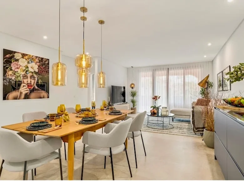 3 bedroom apartment  Estepona, Spain