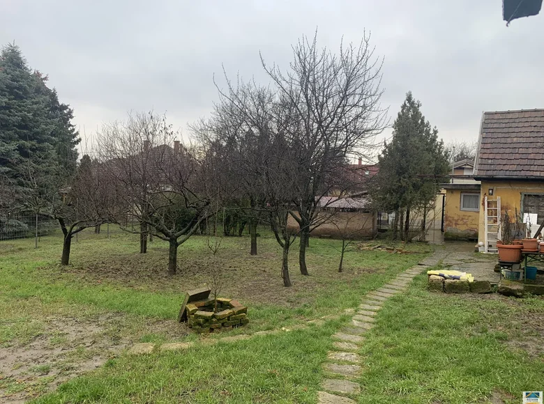 Land 1 382 m² Erd, Hungary