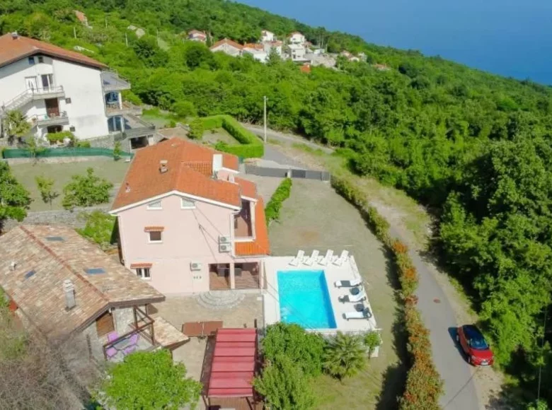 Villa de 4 dormitorios 500 m² Dobrec, Croacia