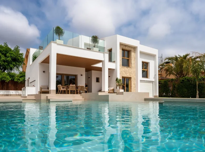 Вилла 4 спальни 227 м² Dehesa de Campoamor, Испания