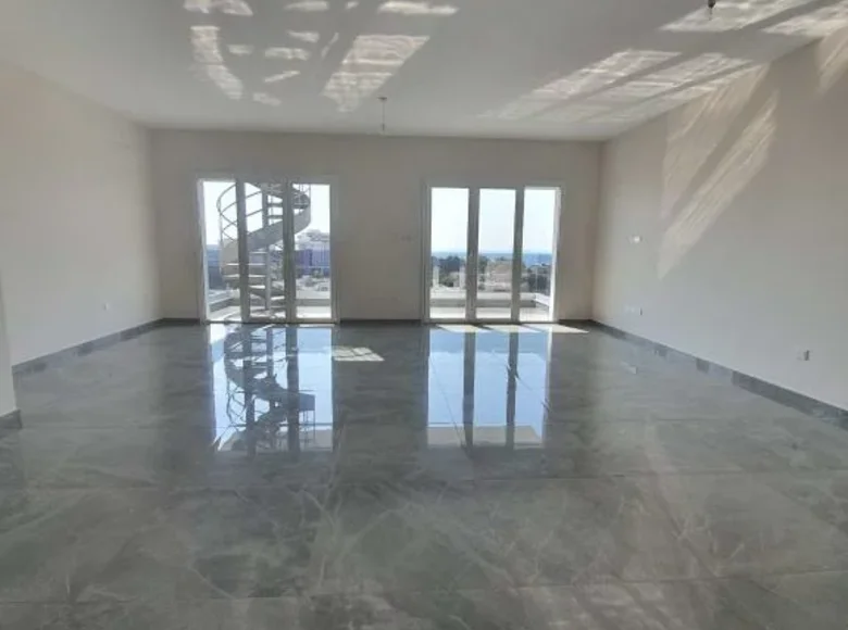 Mieszkanie 4 pokoi 203 m² Społeczność kościelna, Cyprus