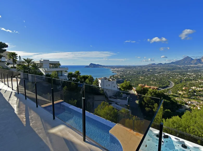 4 bedroom house 351 m² Altea, Spain