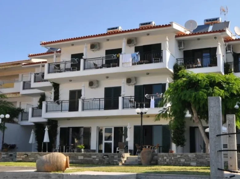 Hotel 600 m² in Moles Kalyves, Greece