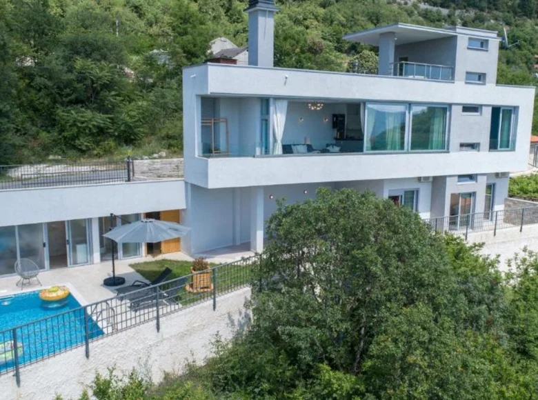 Dom 3 pokoi 220 m² Kavac, Czarnogóra