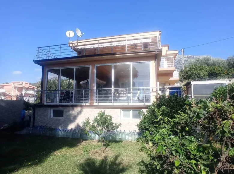 Haus 4 zimmer 226 m² Pecurice, Montenegro