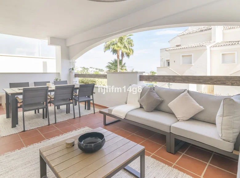 Mieszkanie 2 pokoi 91 m² Marbella, Hiszpania