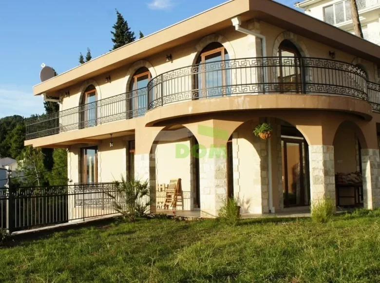 6 room house 326 m² Bar, Montenegro