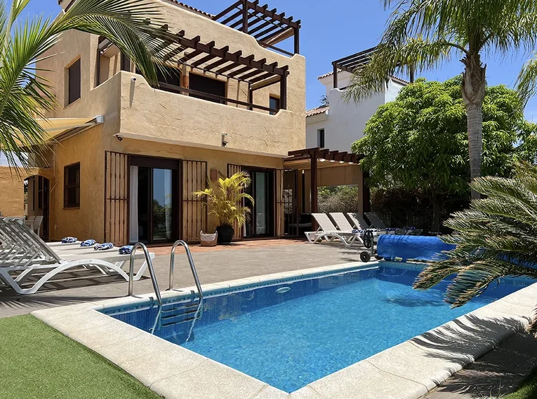 4 bedroom Villa  Urbanizacion El Guincho, Spain