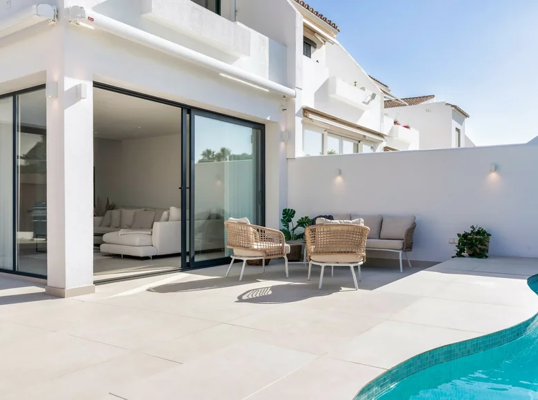 Townhouse 4 bedrooms  Marbella, Spain