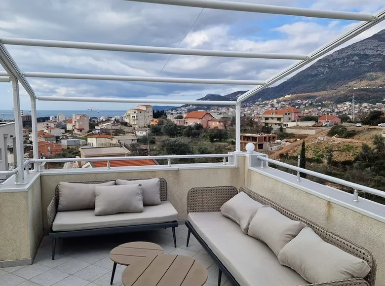 Villa de 3 habitaciones 150 m² Bjelisi, Montenegro