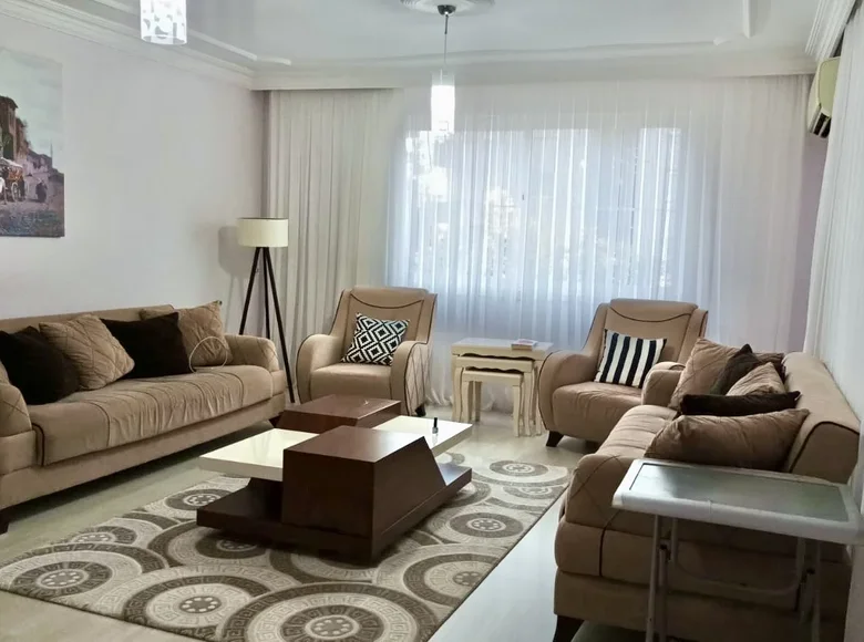 Mieszkanie 4 pokoi 180 m² Mezitli, Turcja