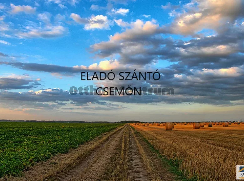 Land 2 718 m² Csemo, Hungary