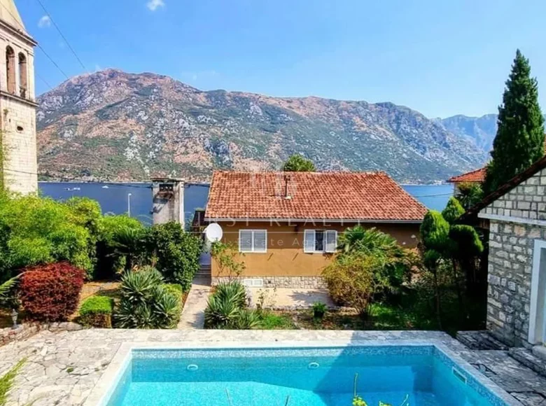 Casa 3 habitaciones 83 m² Prcanj, Montenegro