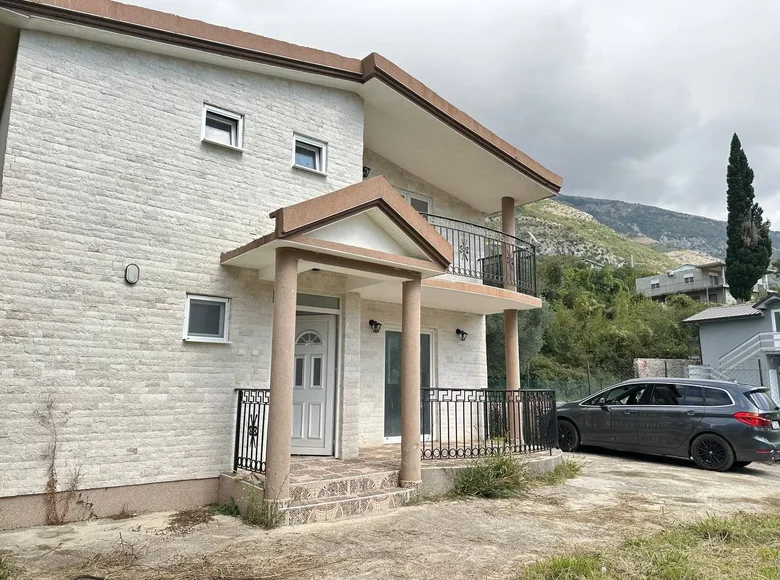 Дом 5 комнат 130 м² Zgrade, Черногория