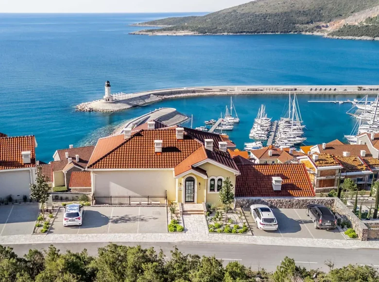 Mieszkanie 4 pokoi 105 m² Radovici, Czarnogóra