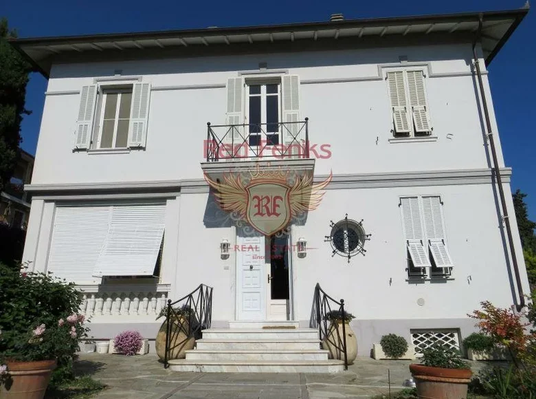 6-Zimmer-Villa 330 m² Sanremo, Italien