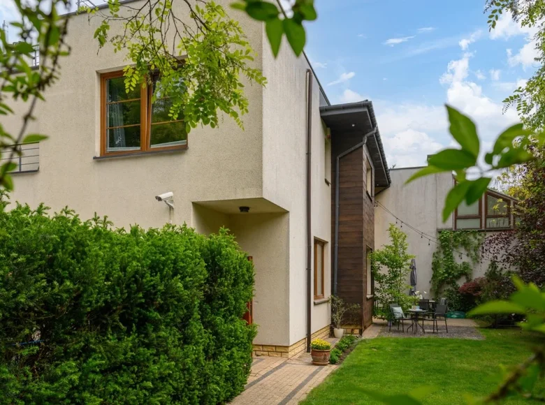 Dom 5 pokojów 288 m² Łomianki, Polska