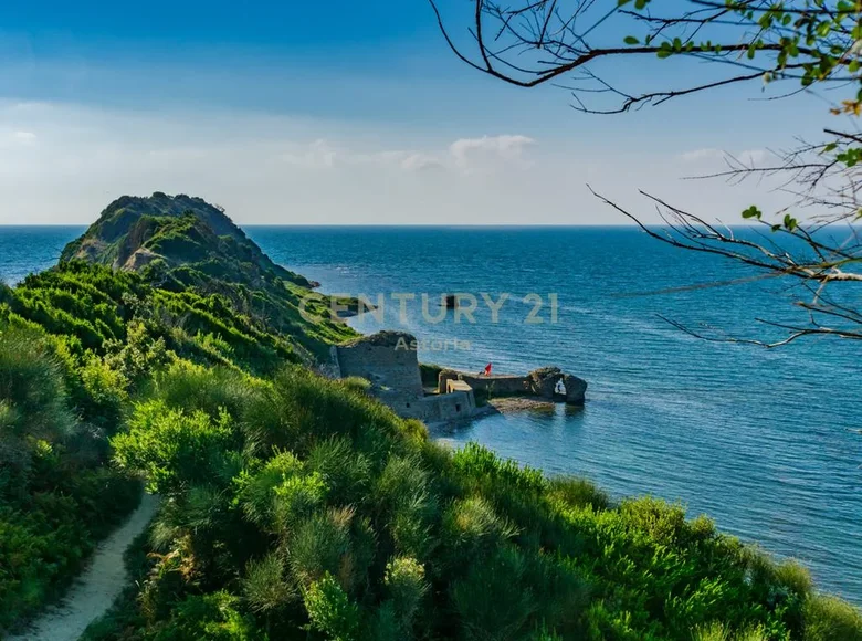 Atterrir  Ishem, Albanie