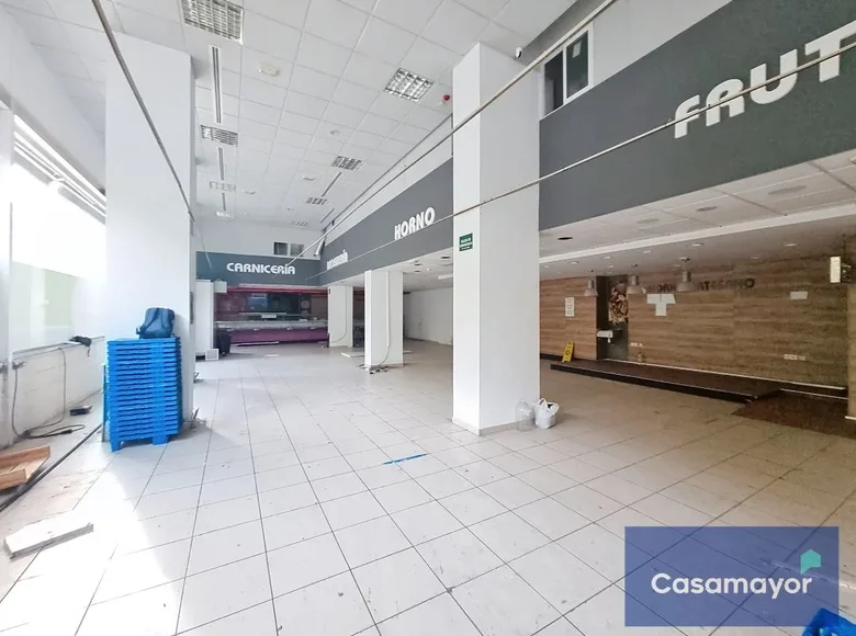 Commercial property 390 m² in Alicante, Spain